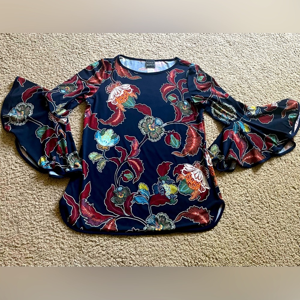 Beautiful women’s medium blouse